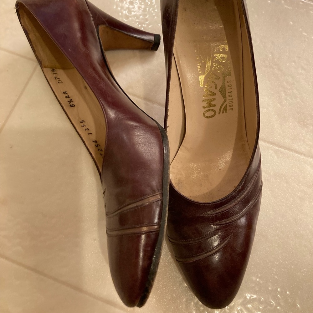 Classic pumps